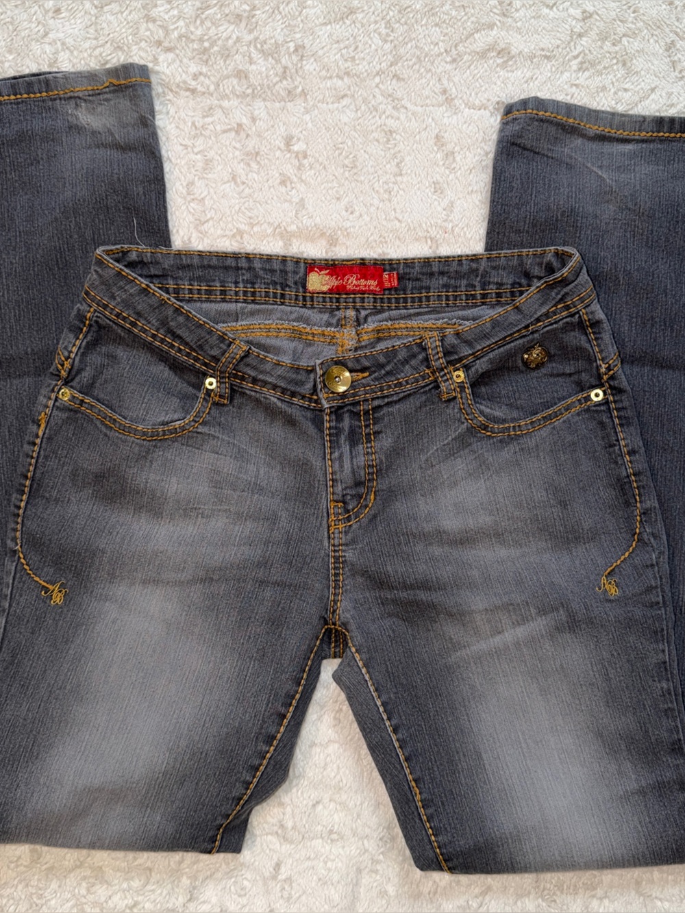 Apple Bottoms Women's Vintage Y2K Hi-rise Jeans with Embroidery Apple Pockets